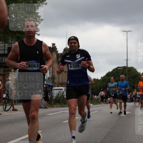 29.06.2025 - hella hamburg halbmarathon Yannick Fuchs http://msf.ph/oto/8379403 29.06.2025 10:54:39 20KM 1364, 1414, 1653, 1681, 2322, 2323, 2363, 6033, 6201, 6309, 6487, 6754, 6757, 7006, 7065, 7636, 8003, 8191, 8421, 8422, 8662, 8923, 9020, 9021, 10534, 10576, 11041, 11366, 11623, 11702, 11753, 11782, 11937, 12491, 13488, 13589, 14429, 15269, 17491, 17899, 17952, 18029, 18063, 19117, 19146, 19246 meine-sportfotos.de