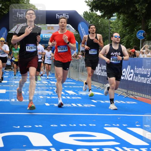 29.06.2025 - hella hamburg halbmarathon Strokosch-Dieckow http://msf.ph/oto/8379418 29.06.2025 10:47:31 Ziel 51, 1012, 1070, 1320, 1592, 1696, 2284, 2839, 2869, 2953, 3304, 5532, 5650, 5889, 6009, 8023, 8234, 8693, 8852, 8927, 9305, 10969, 11021, 12870, 13223, 13303, 14618, 14619, 15350, 15451, 15479, 15923, 16819, 17846, 17905, 18104, 18758, 18970, 18974, 19181 meine-sportfotos.de