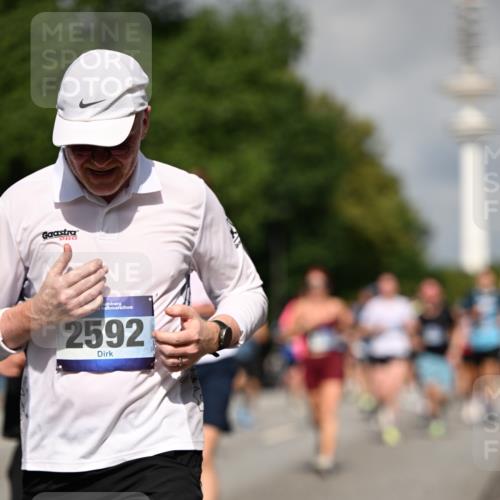 29.06.2025 - hella hamburg halbmarathon Dr. Thomas Lammeyer http://msf.ph/oto/8379425 29.06.2025 09:58:49 Kennedybrücke 1549, 2274, 2287, 2411, 2592, 2596, 2955, 3087, 3208, 3209, 3258, 3747, 4093, 4832, 5399, 5638, 5705, 6158, 6389, 6662, 6723, 6836, 6923, 7508, 7659, 7908, 8117, 8437, 8657, 8693, 8889, 9031, 9032, 9093, 9159, 9476, 9649, 9661, 9720, 9869, 9931, 10053, 10122, 10423 meine-sportfotos.de
