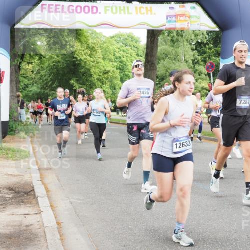 29.06.2025 - hella hamburg halbmarathon MichiJ http://msf.ph/oto/8379437 29.06.2025 10:46:06 Zwischen KM18-KM19 3181, 3425, 3983, 4502, 6208, 6997, 7259, 7287, 8089, 10703, 11158, 11159, 12378, 12406, 12633, 14355, 14567, 15240, 16160, 16341, 17017, 17176, 17931, 18467, 18716, 19246 meine-sportfotos.de