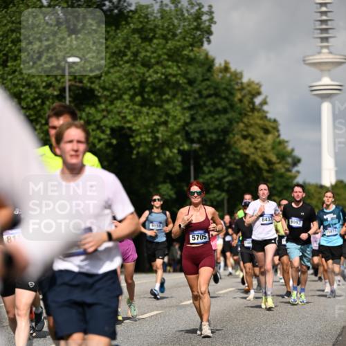 29.06.2025 - hella hamburg halbmarathon Dr. Thomas Lammeyer http://msf.ph/oto/8379483 29.06.2025 09:58:50 Kennedybrücke 1549, 2274, 2287, 2411, 2592, 2596, 2955, 3087, 3208, 3209, 3258, 3747, 4093, 4832, 5102, 5399, 5638, 5705, 6027, 6158, 6389, 6662, 6723, 6836, 6923, 7508, 7659, 8117, 8218, 8371, 8437, 8657, 8693, 8889, 9031, 9032, 9093, 9159, 9476, 9649, 9661, 9720, 9869, 9931, 10053, 10122, 10423 meine-sportfotos.de