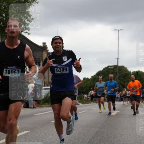 29.06.2025 - hella hamburg halbmarathon Yannick Fuchs http://msf.ph/oto/8379488 29.06.2025 10:54:39 20KM 1364, 1414, 1653, 1681, 2322, 2323, 2363, 6033, 6201, 6309, 6487, 6754, 6757, 7006, 7065, 7636, 8003, 8191, 8421, 8422, 8662, 8923, 9020, 9021, 10534, 10576, 11041, 11366, 11623, 11702, 11753, 11782, 11937, 12491, 13488, 13589, 14429, 15269, 17491, 17899, 17952, 18029, 18063, 19117, 19146, 19246 meine-sportfotos.de