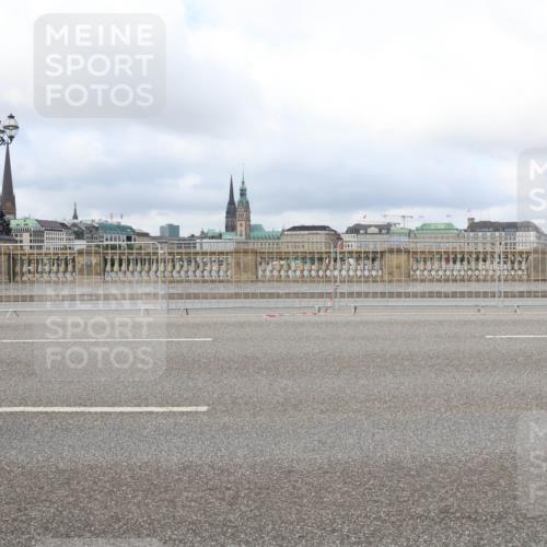 29.06.2025 - hella hamburg halbmarathon Lena Gebhardt http://msf.ph/oto/8379513 29.06.2025 09:14:14 Lombardsbrücke 3 meine-sportfotos.de