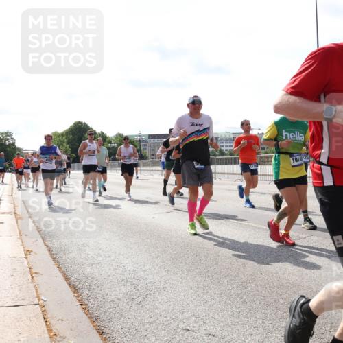 29.06.2025 - hella hamburg halbmarathon Lena Gebhardt http://msf.ph/oto/8379527 29.06.2025 10:02:39 Lombardsbrücke 1001, 1178, 1914176, 9554, 1128, 1254, 1432, 1702, 1733, 2142, 2322, 2323, 2685, 2712, 2819, 3225, 3630, 3780, 3919, 3976, 4066, 4204, 4665, 4904, 4985, 5734, 5763, 6295, 6708, 6752, 6815, 6860, 6997, 7049, 7323, 7869, 7888, 8003, 8364, 8481, 8483, 8624, 8662, 8749, 9006, 9020, 9021, 9131, 9156, 9353, 9554, 9986, 10128, 10295, 10539, 10866, 11191, 11250, 11515, 11554, 11670, 11702, 11782, 11871, 11935, 11968, 12491, 12908, 14224 meine-sportfotos.de