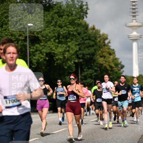 29.06.2025 - hella hamburg halbmarathon Dr. Thomas Lammeyer http://msf.ph/oto/8379568 29.06.2025 09:58:50 Kennedybrücke 1549, 2274, 2287, 2411, 2592, 2596, 2955, 3087, 3208, 3209, 3258, 3747, 4093, 4832, 5102, 5399, 5638, 5705, 6027, 6158, 6389, 6662, 6723, 6836, 6923, 7508, 7659, 8117, 8218, 8371, 8437, 8657, 8693, 8889, 9031, 9032, 9093, 9159, 9476, 9649, 9661, 9720, 9869, 9931, 10053, 10122, 10423 meine-sportfotos.de