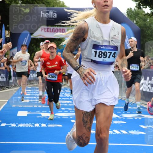 29.06.2025 - hella hamburg halbmarathon Strokosch-Dieckow http://msf.ph/oto/8379642 29.06.2025 10:47:26 Ziel 51, 1012, 1070, 1592, 1696, 2274, 2284, 2839, 2864, 2869, 2953, 3304, 5024, 5532, 5650, 5889, 8023, 8234, 8693, 8852, 8927, 9305, 10423, 11021, 11077, 11491, 11518, 12870, 13223, 13303, 13782, 14722, 15350, 15479, 15611, 15923, 16089, 16819, 17846, 17905, 18758, 18974 meine-sportfotos.de