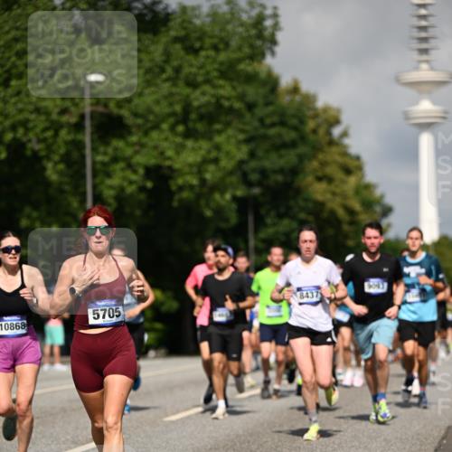 29.06.2025 - hella hamburg halbmarathon Dr. Thomas Lammeyer http://msf.ph/oto/8379839 29.06.2025 09:58:52 Kennedybrücke 1549, 1884, 2274, 2287, 2411, 2592, 2596, 3087, 3208, 3209, 3258, 3435, 3747, 4093, 4832, 5102, 5399, 5638, 5705, 6027, 6158, 6389, 6662, 6723, 6836, 6923, 7508, 7659, 8117, 8218, 8371, 8437, 8487, 8657, 8693, 8889, 9031, 9032, 9093, 9159, 9476, 9649, 9661, 9720, 9869, 9931, 10053, 10122, 10423 meine-sportfotos.de