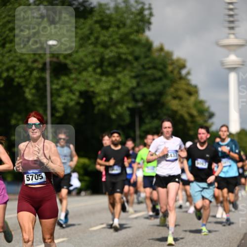 29.06.2025 - hella hamburg halbmarathon Dr. Thomas Lammeyer http://msf.ph/oto/8379855 29.06.2025 09:58:52 Kennedybrücke 1549, 1884, 2274, 2287, 2411, 2592, 2596, 3087, 3208, 3209, 3258, 3435, 3747, 4093, 4832, 5102, 5399, 5638, 5705, 6027, 6158, 6389, 6662, 6723, 6836, 6923, 7508, 7659, 8117, 8218, 8371, 8437, 8487, 8657, 8693, 8889, 9031, 9032, 9093, 9159, 9476, 9649, 9661, 9720, 9869, 9931, 10053, 10122, 10423 meine-sportfotos.de