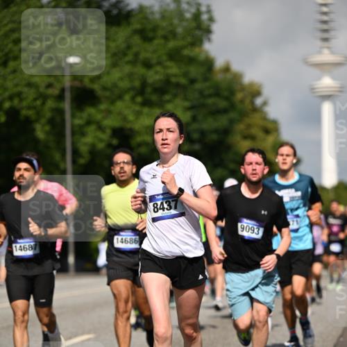 29.06.2025 - hella hamburg halbmarathon Dr. Thomas Lammeyer http://msf.ph/oto/8379951 29.06.2025 09:58:54 Kennedybrücke 1549, 1884, 2274, 2287, 2411, 2592, 2596, 3087, 3208, 3209, 3258, 3435, 3747, 4093, 4832, 5102, 5399, 5638, 5705, 6027, 6158, 6389, 6662, 6723, 6836, 6923, 7052, 7659, 8117, 8218, 8371, 8437, 8487, 8657, 8693, 8889, 9031, 9032, 9093, 9159, 9476, 9649, 9661, 9720, 9869, 10053, 10122, 10184, 10423 meine-sportfotos.de