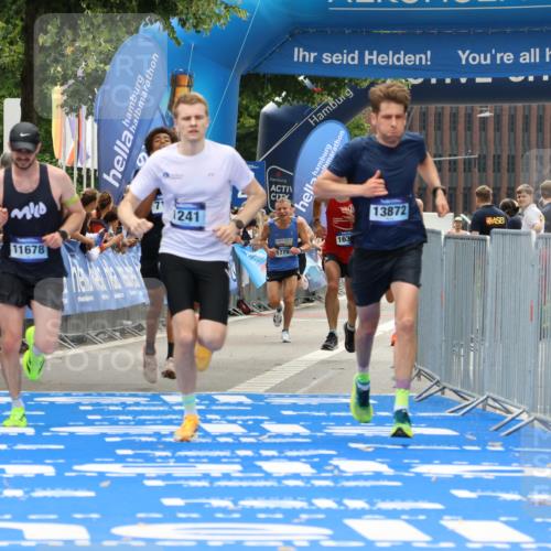 29.06.2025 - hella hamburg halbmarathon Strokosch-Dieckow http://msf.ph/oto/8379981 29.06.2025 10:24:45 Ziel 1241, 1271, 2892, 7142, 11678, 13872, 14836, 16361, 18740 meine-sportfotos.de