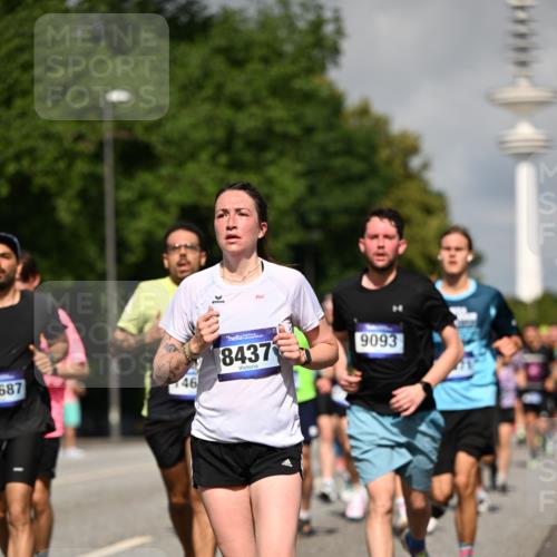 29.06.2025 - hella hamburg halbmarathon Dr. Thomas Lammeyer http://msf.ph/oto/8380011 29.06.2025 09:58:54 Kennedybrücke 1549, 1884, 2274, 2287, 2411, 2592, 2596, 3087, 3208, 3209, 3258, 3435, 3747, 4093, 4832, 5102, 5399, 5638, 5705, 6027, 6158, 6389, 6662, 6723, 6836, 6923, 7052, 7659, 8117, 8218, 8371, 8437, 8487, 8657, 8693, 8889, 9031, 9032, 9093, 9159, 9476, 9649, 9661, 9720, 9869, 10053, 10122, 10184, 10423 meine-sportfotos.de