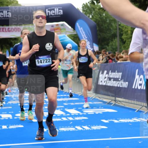 29.06.2025 - hella hamburg halbmarathon Strokosch-Dieckow http://msf.ph/oto/8380014 29.06.2025 10:47:18 Ziel 51, 2274, 2623, 2864, 5024, 5650, 6134, 6168, 6203, 6716, 7480, 8693, 10208, 10211, 10423, 11077, 11491, 11518, 13672, 13782, 14722, 15350, 15611, 16089, 16286, 16819, 17718, 17915, 18856, 18974 meine-sportfotos.de