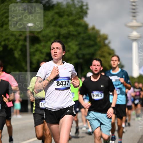 29.06.2025 - hella hamburg halbmarathon Dr. Thomas Lammeyer http://msf.ph/oto/8380030 29.06.2025 09:58:55 Kennedybrücke 1549, 1884, 2274, 2287, 2411, 2592, 2596, 2708, 3087, 3208, 3209, 3258, 3435, 3747, 4093, 4832, 5102, 5399, 5638, 5705, 5915, 6027, 6158, 6389, 6662, 6723, 6836, 6923, 7052, 7659, 8117, 8218, 8371, 8437, 8487, 8693, 8889, 8927, 9031, 9032, 9093, 9159, 9386, 9476, 9529, 9649, 9661, 9720, 9786, 9869, 10053, 10122, 10184, 10423 meine-sportfotos.de
