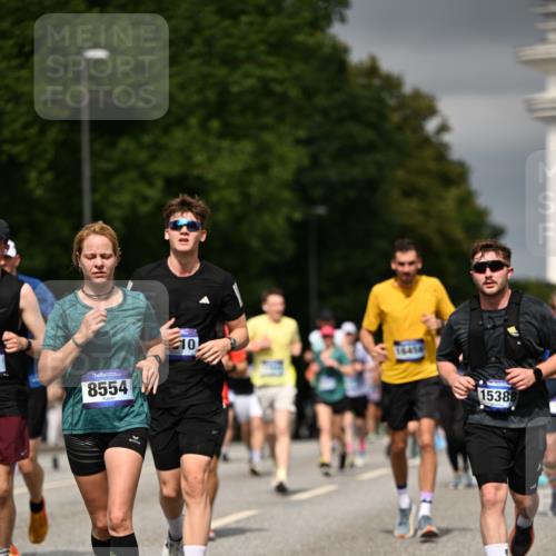 29.06.2025 - hella hamburg halbmarathon Dr. Thomas Lammeyer http://msf.ph/oto/8380086 29.06.2025 10:20:16 Kennedybrücke 1212, 1244, 1308, 1599, 2071, 2165, 2436, 2601, 2803, 3176, 3648, 4478, 4583, 4637, 4828, 6935, 7158, 7753, 8057, 8169, 8274, 8295, 8554, 8597, 8645, 8707, 8746, 9601, 9628, 9784, 9802, 9810, 9881, 10107, 10139, 10141, 10183, 10292, 10844, 11113, 11344, 11345 meine-sportfotos.de