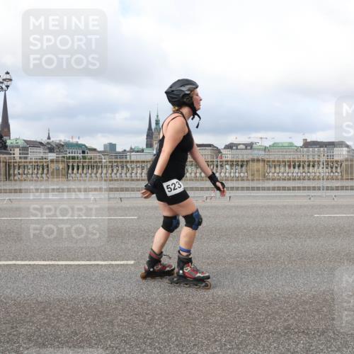 29.06.2025 - hella hamburg halbmarathon Lena Gebhardt http://msf.ph/oto/8380103 29.06.2025 09:14:14 Lombardsbrücke 523 meine-sportfotos.de