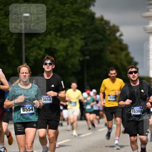 29.06.2025 - hella hamburg halbmarathon Dr. Thomas Lammeyer http://msf.ph/oto/8380126 29.06.2025 10:20:16 Kennedybrücke 1212, 1244, 1308, 1599, 2071, 2165, 2436, 2601, 2803, 3176, 3648, 4478, 4583, 4637, 4828, 6935, 7158, 7753, 8057, 8169, 8274, 8295, 8554, 8597, 8645, 8707, 8746, 9601, 9628, 9784, 9802, 9810, 9881, 10107, 10139, 10141, 10183, 10292, 10844, 11113, 11344, 11345 meine-sportfotos.de