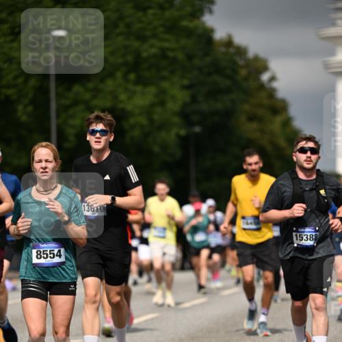 29.06.2025 - hella hamburg halbmarathon Dr. Thomas Lammeyer http://msf.ph/oto/8380165 29.06.2025 10:20:16 Kennedybrücke 1212, 1244, 1308, 1599, 2071, 2165, 2436, 2601, 2803, 3176, 3648, 4478, 4583, 4637, 4828, 6935, 7158, 7753, 8057, 8169, 8274, 8295, 8554, 8597, 8645, 8707, 8746, 9601, 9628, 9784, 9802, 9810, 9881, 10107, 10139, 10141, 10183, 10292, 10844, 11113, 11344, 11345 meine-sportfotos.de
