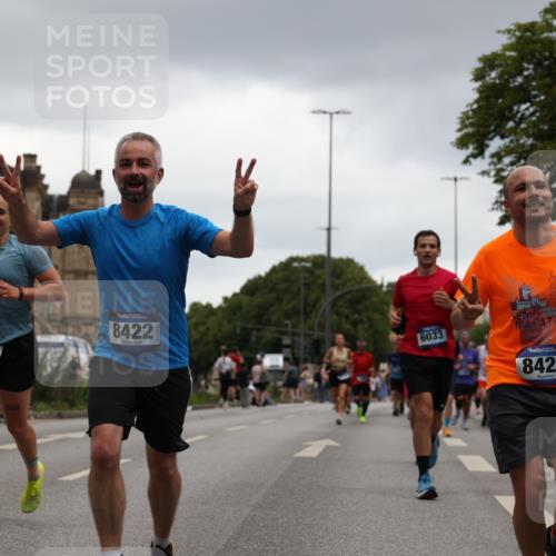 29.06.2025 - hella hamburg halbmarathon Yannick Fuchs http://msf.ph/oto/8380166 29.06.2025 10:54:43 20KM 1364, 1414, 1653, 1681, 2322, 2323, 2363, 3698, 6033, 6201, 6309, 6487, 6754, 6757, 7006, 7065, 7306, 7636, 7761, 8191, 8421, 8422, 8662, 8923, 9020, 9021, 10534, 10576, 11623, 11702, 11753, 11782, 11937, 12491, 13459, 13488, 13589, 14429, 15269, 17491, 17899, 17952, 18029, 18063, 18757, 19117, 19146, 19242, 19246 meine-sportfotos.de