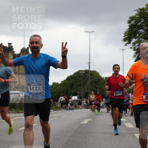 29.06.2025 - hella hamburg halbmarathon Yannick Fuchs http://msf.ph/oto/8380185 29.06.2025 10:54:43 20KM 1364, 1414, 1653, 1681, 2322, 2323, 2363, 3698, 6033, 6201, 6309, 6487, 6754, 6757, 7006, 7065, 7306, 7636, 7761, 8191, 8421, 8422, 8662, 8923, 9020, 9021, 10534, 10576, 11623, 11702, 11753, 11782, 11937, 12491, 13459, 13488, 13589, 14429, 15269, 17491, 17899, 17952, 18029, 18063, 18757, 19117, 19146, 19242, 19246 meine-sportfotos.de