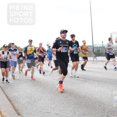 29.06.2025 - hella hamburg halbmarathon Lena Gebhardt http://msf.ph/oto/8380197 29.06.2025 10:40:14 Lombardsbrücke 0648, 129, 2866, 195, 3515, 16545, 9495, 111, 1018, 1037, 1058, 1076, 1291, 1586, 1691, 1899, 2019, 2109, 2254, 2313, 2515, 2572, 2763, 2866, 2888, 3046, 3237, 3293, 3295, 3515, 3607, 3808, 3810, 3882, 3883, 3884, 4173, 4271, 4471, 4752, 4756, 5059, 5113, 5229, 5263, 5351, 5352, 5654, 5702, 5877, 5901, 5975, 6076, 6097, 6229, 6363, 6463, 6548, 6673, 6698, 6750, 6866, 6876, 6890, 6920, 7045, 7108, 7174, 7455, 7456, 7675, 7850, 8107, 8307, 8391, 8612, 10441 meine-sportfotos.de