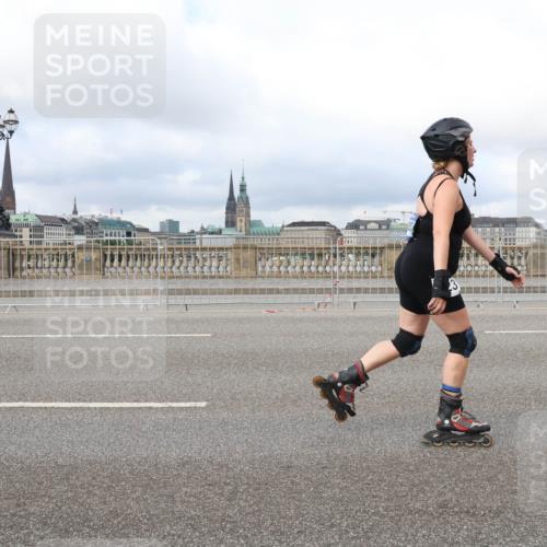 29.06.2025 - hella hamburg halbmarathon Lena Gebhardt http://msf.ph/oto/8380219 29.06.2025 09:14:14 Lombardsbrücke  meine-sportfotos.de
