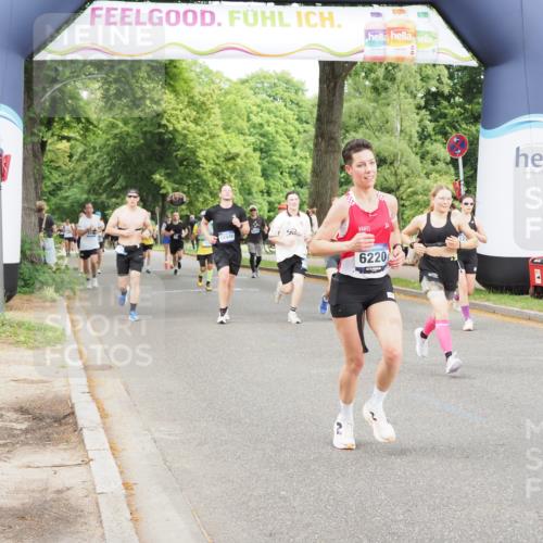 29.06.2025 - hella hamburg halbmarathon MichiJ http://msf.ph/oto/8380229 29.06.2025 10:46:13 Zwischen KM18-KM19 2780, 3983, 4502, 6220, 7065, 8585, 10703, 11808, 12206, 12261, 13847, 14567, 15232, 16160, 16341, 17017, 17503, 18716, 18985 meine-sportfotos.de