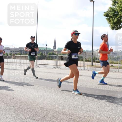 29.06.2025 - hella hamburg halbmarathon Lena Gebhardt http://msf.ph/oto/8380260 29.06.2025 10:02:40 Lombardsbrücke 13488, 1128, 1254, 1702, 1733, 2142, 2322, 2323, 2685, 2712, 2819, 3225, 3630, 3780, 3919, 3976, 4066, 4204, 4665, 4904, 5734, 5763, 6295, 6708, 6752, 6815, 6860, 6997, 7049, 7323, 7869, 7888, 8003, 8364, 8481, 8483, 8624, 8662, 8749, 9006, 9020, 9021, 9131, 9156, 9353, 9554, 9986, 10128, 10295, 10539, 10866, 11191, 11250, 11515, 11554, 11670, 11702, 11782, 11871, 11935, 11968, 12491, 12908, 14224 meine-sportfotos.de