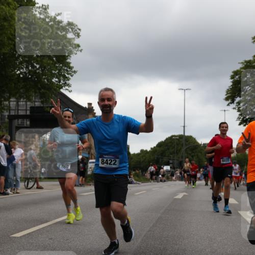 29.06.2025 - hella hamburg halbmarathon Yannick Fuchs http://msf.ph/oto/8380271 29.06.2025 10:54:43 20KM 1364, 1414, 1653, 1681, 2322, 2323, 2363, 3698, 6033, 6201, 6309, 6487, 6754, 6757, 7006, 7065, 7306, 7636, 7761, 8191, 8421, 8422, 8662, 8923, 9020, 9021, 10534, 10576, 11623, 11702, 11753, 11782, 11937, 12491, 13459, 13488, 13589, 14429, 15269, 17491, 17899, 17952, 18029, 18063, 18757, 19117, 19146, 19242, 19246 meine-sportfotos.de