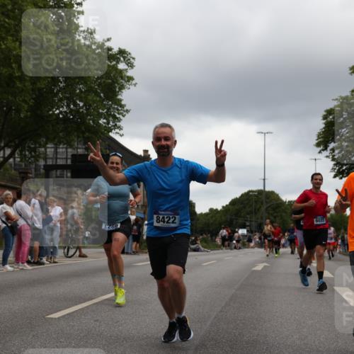 29.06.2025 - hella hamburg halbmarathon Yannick Fuchs http://msf.ph/oto/8380290 29.06.2025 10:54:43 20KM 1364, 1414, 1653, 1681, 2322, 2323, 2363, 3698, 6033, 6201, 6309, 6487, 6754, 6757, 7006, 7065, 7306, 7636, 7761, 8191, 8421, 8422, 8662, 8923, 9020, 9021, 10534, 10576, 11623, 11702, 11753, 11782, 11937, 12491, 13459, 13488, 13589, 14429, 15269, 17491, 17899, 17952, 18029, 18063, 18757, 19117, 19146, 19242, 19246 meine-sportfotos.de