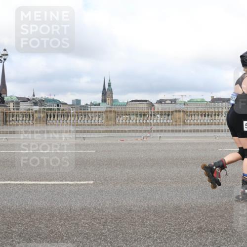 29.06.2025 - hella hamburg halbmarathon Lena Gebhardt http://msf.ph/oto/8380301 29.06.2025 09:14:14 Lombardsbrücke 523 meine-sportfotos.de