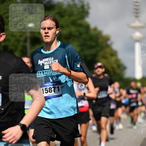 29.06.2025 - hella hamburg halbmarathon Dr. Thomas Lammeyer http://msf.ph/oto/8380347 29.06.2025 09:58:57 Kennedybrücke 1884, 2274, 2287, 2411, 2592, 2596, 2708, 3087, 3208, 3209, 3258, 3435, 3747, 3985, 4093, 4121, 4832, 5102, 5399, 5459, 5638, 5705, 5915, 6027, 6054, 6158, 6389, 6421, 6532, 6662, 6723, 6836, 7052, 7659, 8117, 8153, 8218, 8371, 8437, 8487, 8577, 8693, 8889, 8927, 9031, 9032, 9093, 9159, 9386, 9476, 9529, 9649, 9661, 9720, 9786, 9869, 10053, 10122, 10184, 10423 meine-sportfotos.de