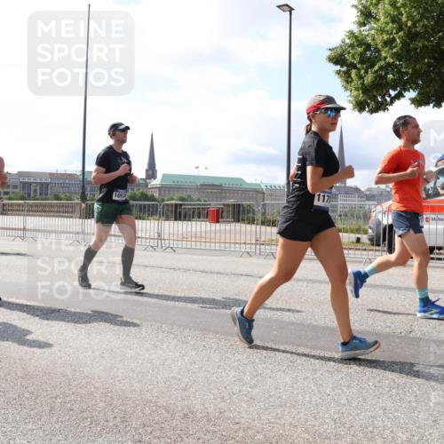 29.06.2025 - hella hamburg halbmarathon Lena Gebhardt http://msf.ph/oto/8380355 29.06.2025 10:02:41 Lombardsbrücke 3488, 13491, 10539, 112, 1128, 1254, 1702, 1733, 2142, 2322, 2323, 2685, 2712, 2819, 3225, 3630, 3780, 3919, 3976, 4066, 4204, 4665, 4904, 5734, 5763, 6295, 6708, 6752, 6815, 6860, 6997, 7049, 7323, 7869, 7888, 8003, 8364, 8481, 8483, 8624, 8662, 8749, 9006, 9020, 9021, 9131, 9156, 9353, 9554, 9986, 10128, 10295, 10539, 10866, 11191, 11250, 11515, 11554, 11670, 11702, 11782, 11871, 11935, 11968, 12491, 12908, 14224 meine-sportfotos.de