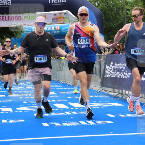 29.06.2025 - hella hamburg halbmarathon Strokosch-Dieckow http://msf.ph/oto/8380357 29.06.2025 10:47:15 Ziel 2623, 2864, 5024, 6134, 6168, 6203, 6373, 6716, 7480, 10208, 10211, 11491, 11518, 13007, 13672, 13782, 14722, 15611, 16089, 16286, 17718, 17915, 18856 meine-sportfotos.de