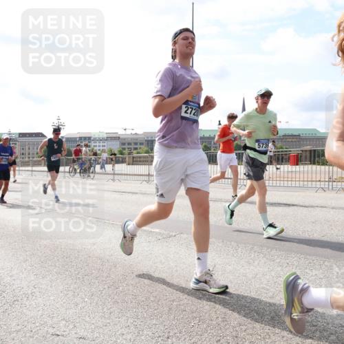 29.06.2025 - hella hamburg halbmarathon Lena Gebhardt http://msf.ph/oto/8380437 29.06.2025 10:15:31 Lombardsbrücke 13500, 2720, 5739, 93, 1296, 1440, 1524, 1745, 2110, 2281, 2720, 2989, 3417, 3513, 3650, 4007, 4466, 4492, 4494, 4495, 5069, 5271, 5739, 5986, 6317, 6376, 6576, 7452, 7809, 7810, 7881, 8237, 8256, 8609, 9192, 9307, 9423, 9657, 9847, 9975, 9997, 10108, 10775, 10858, 11598, 12457, 12469, 12521, 13179, 13197, 13453, 13500, 13818, 13951, 14413, 14423, 14550, 14552, 15150, 15307, 15740 meine-sportfotos.de