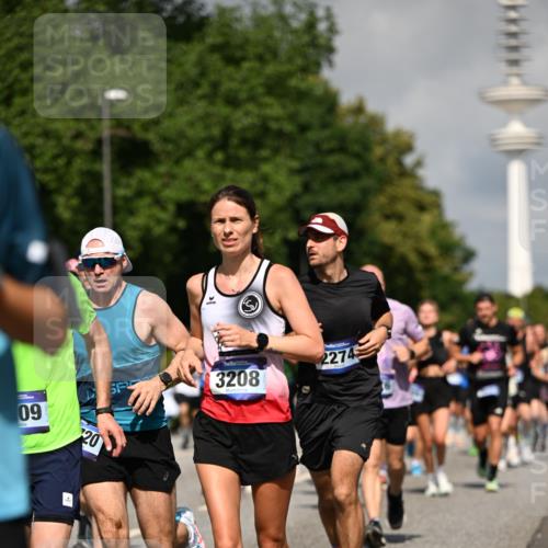 29.06.2025 - hella hamburg halbmarathon Dr. Thomas Lammeyer http://msf.ph/oto/8380505 29.06.2025 09:58:58 Kennedybrücke 1884, 2274, 2287, 2411, 2592, 2596, 2708, 3087, 3208, 3209, 3258, 3435, 3747, 3985, 4093, 4121, 4832, 5102, 5399, 5459, 5638, 5705, 5915, 6027, 6054, 6158, 6421, 6532, 6662, 6723, 6836, 7052, 7659, 8117, 8153, 8218, 8371, 8437, 8487, 8577, 8693, 8720, 8889, 8927, 9031, 9032, 9093, 9159, 9386, 9476, 9529, 9649, 9720, 9786, 9869, 9959, 10053, 10122, 10184, 10423 meine-sportfotos.de