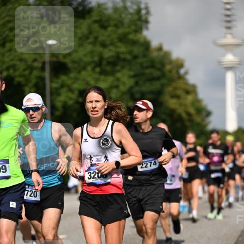 29.06.2025 - hella hamburg halbmarathon Dr. Thomas Lammeyer http://msf.ph/oto/8380535 29.06.2025 09:58:58 Kennedybrücke 1884, 2274, 2287, 2411, 2592, 2596, 2708, 3087, 3208, 3209, 3258, 3435, 3747, 3985, 4093, 4121, 4832, 5102, 5399, 5459, 5638, 5705, 5915, 6027, 6054, 6158, 6421, 6532, 6662, 6723, 6836, 7052, 7659, 8117, 8153, 8218, 8371, 8437, 8487, 8577, 8693, 8720, 8889, 8927, 9031, 9032, 9093, 9159, 9386, 9476, 9529, 9649, 9720, 9786, 9869, 9959, 10053, 10122, 10184, 10423 meine-sportfotos.de