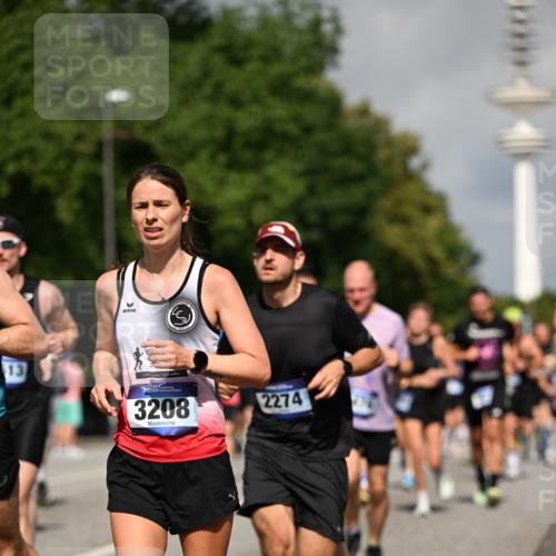 29.06.2025 - hella hamburg halbmarathon Dr. Thomas Lammeyer http://msf.ph/oto/8380571 29.06.2025 09:58:58 Kennedybrücke 1884, 2274, 2287, 2411, 2592, 2596, 2708, 3087, 3208, 3209, 3258, 3435, 3747, 3985, 4093, 4121, 4832, 5102, 5399, 5459, 5638, 5705, 5915, 6027, 6054, 6158, 6421, 6532, 6662, 6723, 6836, 7052, 7659, 8117, 8153, 8218, 8371, 8437, 8487, 8577, 8693, 8720, 8889, 8927, 9031, 9032, 9093, 9159, 9386, 9476, 9529, 9649, 9720, 9786, 9869, 9959, 10053, 10122, 10184, 10423 meine-sportfotos.de