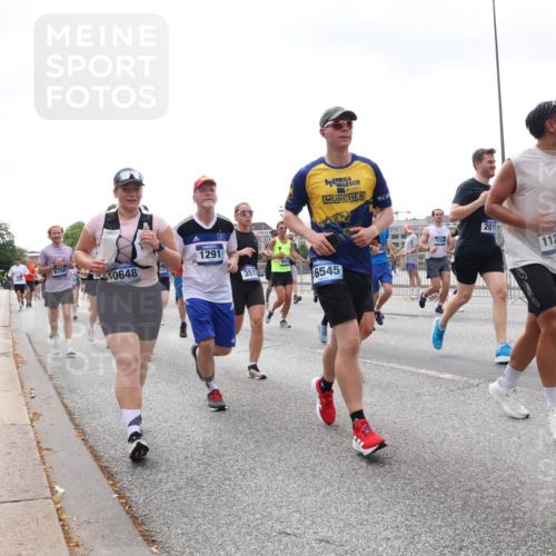 29.06.2025 - hella hamburg halbmarathon Lena Gebhardt http://msf.ph/oto/8380589 29.06.2025 10:40:15 Lombardsbrücke 6750, 30648, 1291, 3519, 6545, 201, 11244, 9495, 130, 1, 1018, 1037, 1058, 1076, 1291, 1586, 1691, 1899, 2019, 2109, 2254, 2313, 2515, 2572, 2762, 2763, 2866, 2888, 3046, 3237, 3293, 3295, 3515, 3607, 3808, 3810, 3882, 3883, 3884, 4173, 4271, 4471, 4756, 5059, 5113, 5229, 5263, 5351, 5352, 5654, 5702, 5877, 5901, 5975, 6076, 6097, 6229, 6278, 6363, 6463, 6548, 6673, 6698, 6750, 6866, 6876, 6890, 6920, 7045, 7108, 7174, 7455, 7456, 7675, 7850, 8107, 8307, 8391, 8612 meine-sportfotos.de