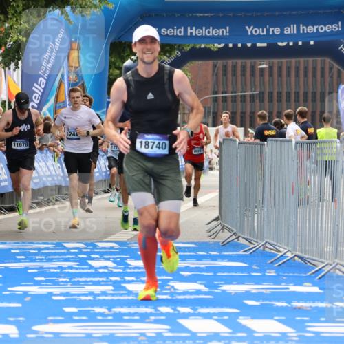 29.06.2025 - hella hamburg halbmarathon Strokosch-Dieckow http://msf.ph/oto/8380595 29.06.2025 10:24:43 Ziel 1241, 1271, 2892, 7142, 11678, 13872, 18740 meine-sportfotos.de