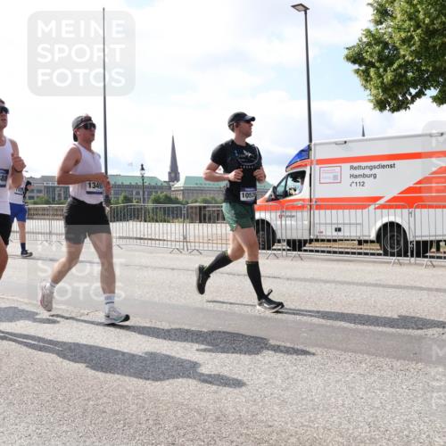 29.06.2025 - hella hamburg halbmarathon Lena Gebhardt http://msf.ph/oto/8380600 29.06.2025 10:02:41 Lombardsbrücke 866, 13488, 13491, 10539, 112, 1128, 1254, 1702, 1733, 2142, 2322, 2323, 2685, 2712, 2819, 3225, 3630, 3780, 3919, 3976, 4066, 4204, 4665, 4904, 5734, 5763, 6295, 6708, 6752, 6815, 6860, 6997, 7049, 7323, 7869, 7888, 8003, 8364, 8481, 8483, 8624, 8662, 8749, 9006, 9020, 9021, 9131, 9156, 9353, 9554, 9986, 10128, 10295, 10539, 10866, 11191, 11250, 11515, 11554, 11670, 11702, 11782, 11871, 11935, 11968, 12491, 12908, 14224 meine-sportfotos.de