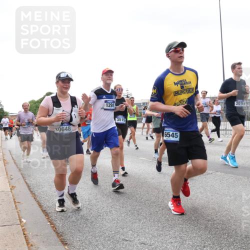 29.06.2025 - hella hamburg halbmarathon Lena Gebhardt http://msf.ph/oto/8380611 29.06.2025 10:40:15 Lombardsbrücke 750, 30648, 1, 10953, 1291, 3515, 8615, 6545, 2019, 1018, 1037, 1058, 1076, 1291, 1586, 1691, 1899, 2019, 2109, 2254, 2313, 2515, 2572, 2762, 2763, 2866, 2888, 3046, 3237, 3293, 3295, 3515, 3607, 3808, 3810, 3882, 3883, 3884, 4173, 4271, 4471, 4756, 5059, 5113, 5229, 5263, 5351, 5352, 5654, 5702, 5877, 5901, 5975, 6076, 6097, 6229, 6278, 6363, 6463, 6548, 6673, 6698, 6750, 6866, 6876, 6890, 6920, 7045, 7108, 7174, 7455, 7456, 7675, 7850, 8107, 8307, 8391, 8612 meine-sportfotos.de