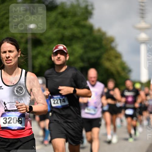 29.06.2025 - hella hamburg halbmarathon Dr. Thomas Lammeyer http://msf.ph/oto/8380750 29.06.2025 09:58:59 Kennedybrücke 1683, 1884, 2274, 2287, 2411, 2592, 2596, 2706, 2708, 3087, 3208, 3209, 3258, 3435, 3747, 3985, 4093, 4121, 4189, 4832, 5102, 5399, 5459, 5638, 5705, 5915, 6027, 6054, 6158, 6421, 6532, 6662, 6723, 6836, 7052, 7659, 8117, 8153, 8218, 8371, 8437, 8487, 8577, 8693, 8720, 8889, 8927, 9031, 9032, 9093, 9159, 9386, 9476, 9529, 9649, 9720, 9786, 9869, 9959, 10053, 10115, 10122, 10184, 10423 meine-sportfotos.de
