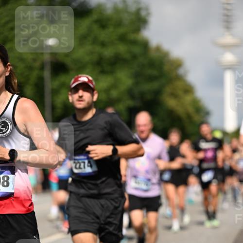29.06.2025 - hella hamburg halbmarathon Dr. Thomas Lammeyer http://msf.ph/oto/8380786 29.06.2025 09:58:59 Kennedybrücke 1683, 1884, 2274, 2287, 2411, 2592, 2596, 2706, 2708, 3087, 3208, 3209, 3258, 3435, 3747, 3985, 4093, 4121, 4189, 4832, 5102, 5399, 5459, 5638, 5705, 5915, 6027, 6054, 6158, 6421, 6532, 6662, 6723, 6836, 7052, 7659, 8117, 8153, 8218, 8371, 8437, 8487, 8577, 8693, 8720, 8889, 8927, 9031, 9032, 9093, 9159, 9386, 9476, 9529, 9649, 9720, 9786, 9869, 9959, 10053, 10115, 10122, 10184, 10423 meine-sportfotos.de