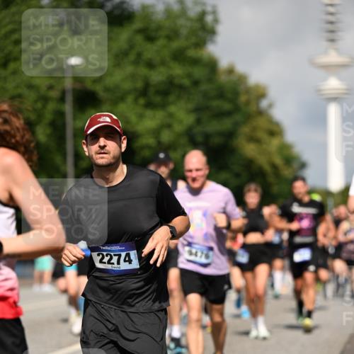 29.06.2025 - hella hamburg halbmarathon Dr. Thomas Lammeyer http://msf.ph/oto/8380828 29.06.2025 09:58:59 Kennedybrücke 1683, 1884, 2274, 2287, 2411, 2592, 2596, 2706, 2708, 3087, 3208, 3209, 3258, 3435, 3747, 3985, 4093, 4121, 4189, 4832, 5102, 5399, 5459, 5638, 5705, 5915, 6027, 6054, 6158, 6421, 6532, 6662, 6723, 6836, 7052, 7659, 8117, 8153, 8218, 8371, 8437, 8487, 8577, 8693, 8720, 8889, 8927, 9031, 9032, 9093, 9159, 9386, 9476, 9529, 9649, 9720, 9786, 9869, 9959, 10053, 10115, 10122, 10184, 10423 meine-sportfotos.de