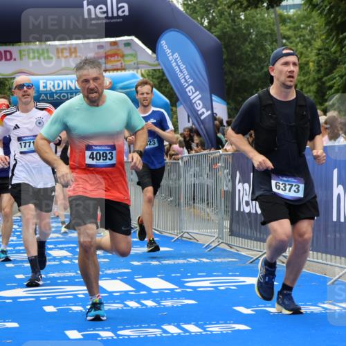 29.06.2025 - hella hamburg halbmarathon Strokosch-Dieckow http://msf.ph/oto/8380946 29.06.2025 10:47:09 Ziel 1460, 2623, 4093, 5472, 6134, 6373, 6700, 6716, 7480, 7908, 9794, 10208, 10211, 12579, 13007, 13672, 15684, 16286, 17718, 17915, 18856 meine-sportfotos.de