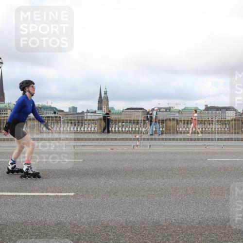 29.06.2025 - hella hamburg halbmarathon Lena Gebhardt http://msf.ph/oto/8380955 29.06.2025 09:15:10 Lombardsbrücke  meine-sportfotos.de