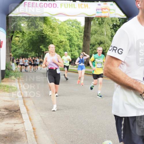 29.06.2025 - hella hamburg halbmarathon MichiJ http://msf.ph/oto/8381008 29.06.2025 10:46:20 Zwischen KM18-KM19 2780, 4986, 6220, 8030, 10488, 11394, 12206, 12261, 12446, 14823, 15232, 15284, 18485, 19160, 19178 meine-sportfotos.de