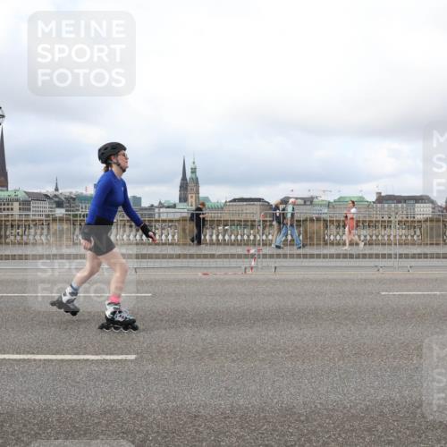 29.06.2025 - hella hamburg halbmarathon Lena Gebhardt http://msf.ph/oto/8381039 29.06.2025 09:15:10 Lombardsbrücke  meine-sportfotos.de