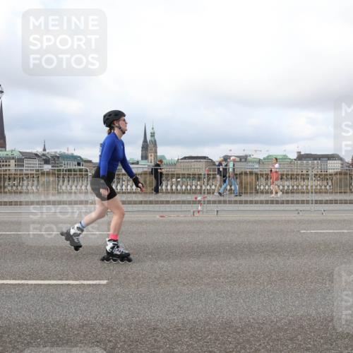 29.06.2025 - hella hamburg halbmarathon Lena Gebhardt http://msf.ph/oto/8381071 29.06.2025 09:15:10 Lombardsbrücke  meine-sportfotos.de