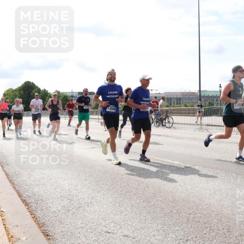 29.06.2025 - hella hamburg halbmarathon Lena Gebhardt http://msf.ph/oto/8381085 29.06.2025 10:15:33 Lombardsbrücke 16041, 1825, 13500, 3417, 25, 1296, 1440, 1524, 1745, 2110, 2281, 2720, 2989, 3417, 3513, 3650, 4007, 4466, 4492, 4494, 4495, 5069, 5271, 5739, 5986, 6317, 6376, 6576, 7452, 7809, 7810, 7881, 7941, 7942, 8237, 8256, 8609, 9192, 9307, 9423, 9657, 9847, 9975, 9997, 10108, 10608, 10775, 10858, 12457, 12469, 12521, 13179, 13197, 13453, 13500, 13818, 13951, 14413, 14423, 14550, 14552, 15150, 15307, 15740 meine-sportfotos.de